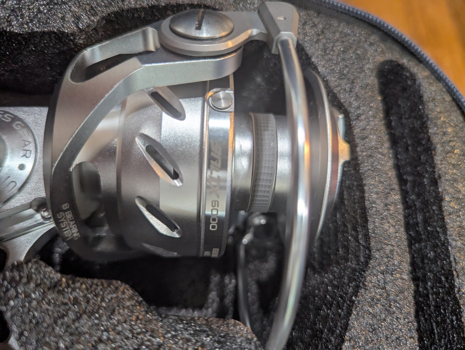 Tsunami SALTX 6000 Spinning Reel 4.7:1 8BB 44lb Drag Silver/Gray Case