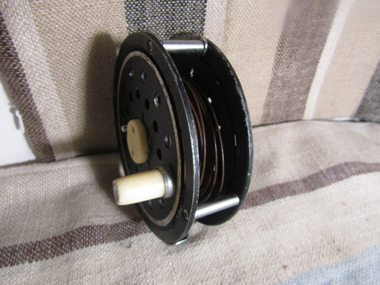 Vintage Horrocks-Ibbotson HI 1857 Reel Japan Fresh Water Fly Reel fishing-Works