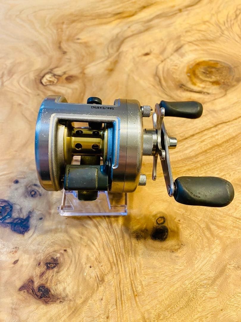 SHIMANO 05 CALCUTTA 200 Right Handle Reel Used From JAPAN