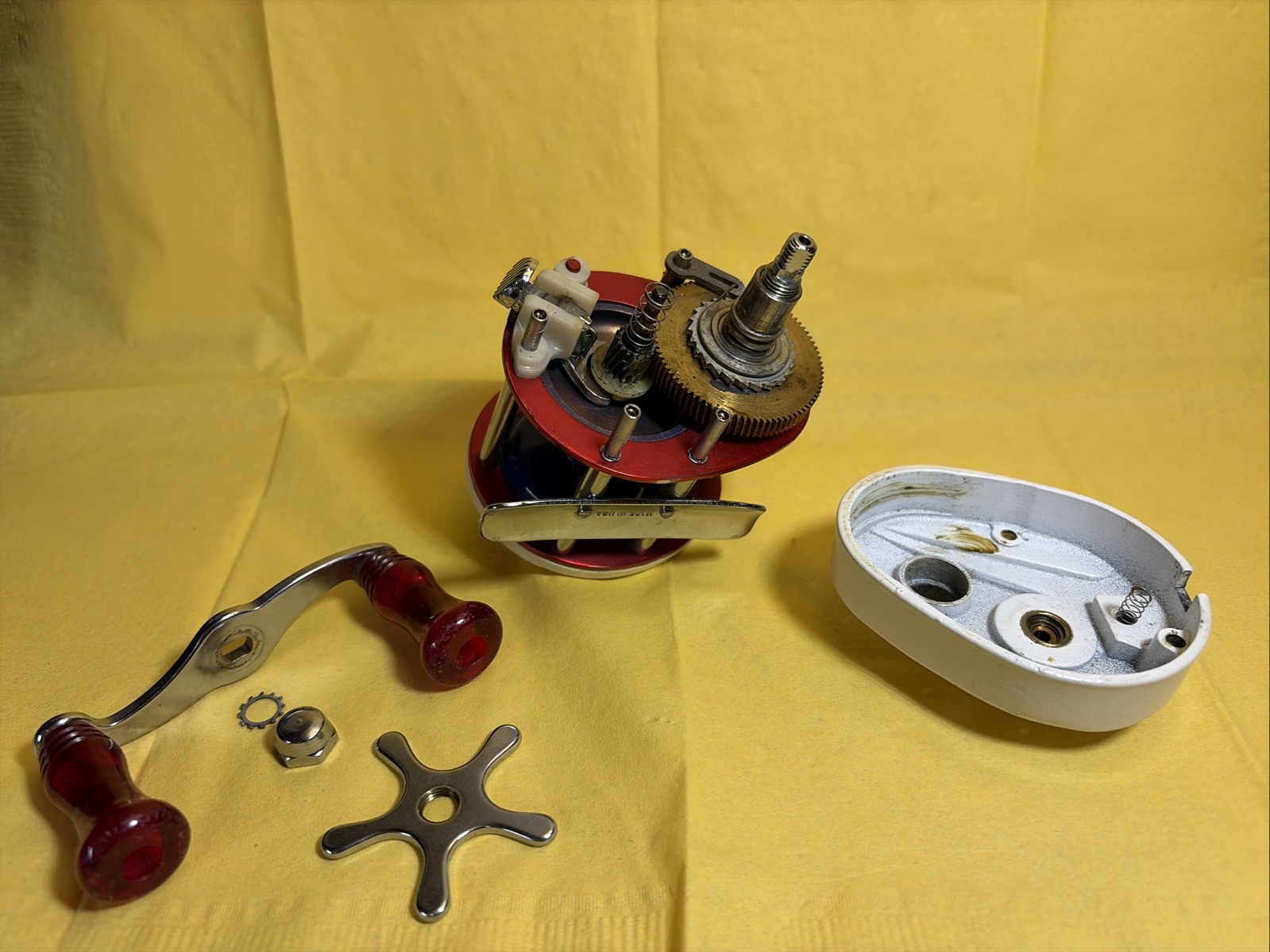 Shakespeare Bicentennial 1976 Baitcaster w/ All Metal Decals USA Made Very Nice!