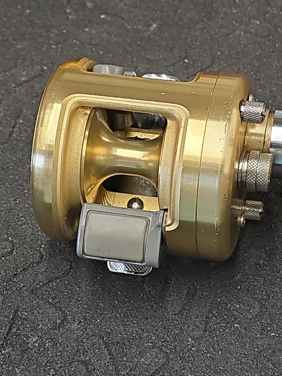 Vintage Shimano Calcutta 50 Gold Round Baitcasting Reel – Made In Japan