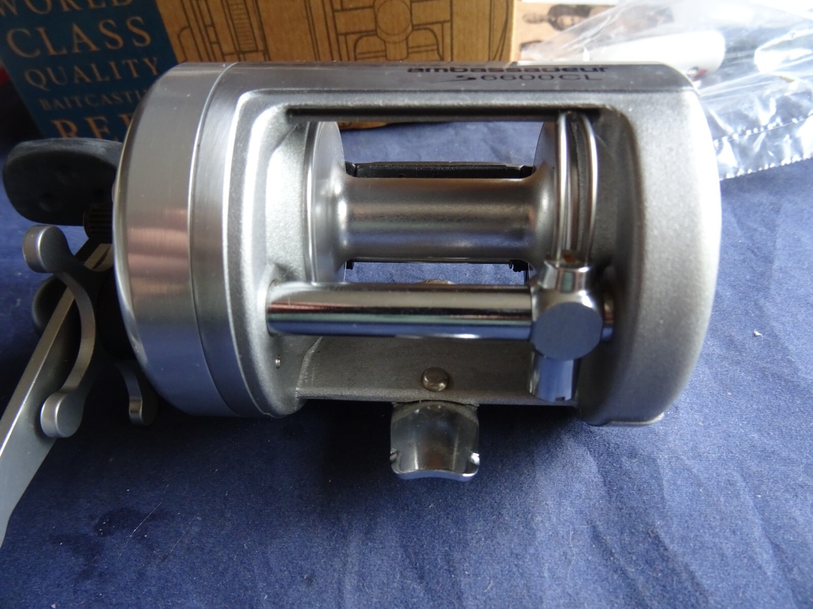A SUPERB UNUSED BOXED ABU GARCIA AMBASSADEUR S6600CL MULTIPLIER REEL