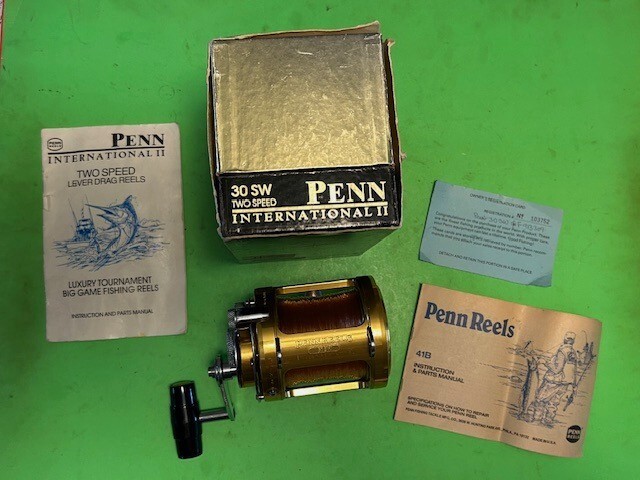 PENN INTERNATIONAL 30SW 2-SPEED FISHING REEL WITH ORIGINAL BOX & 2 PENN MANUALS