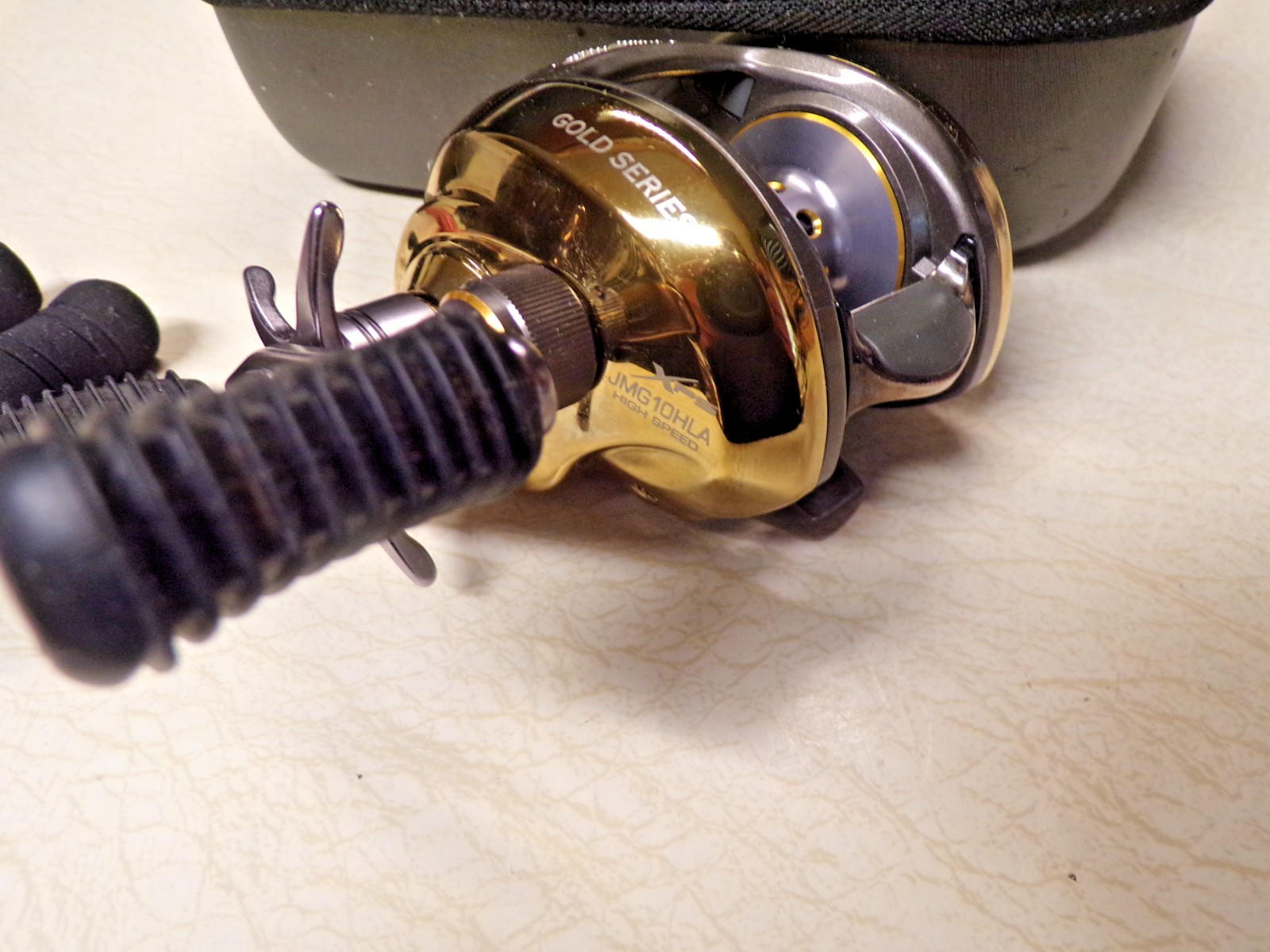 BASS PRO SHOPS FISHING REEL – GOLD SERIES – 11 BALL B. – 6:4:1 GEAR R. – LEFT H