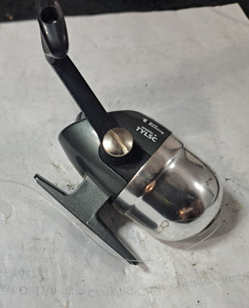 Bass Pro TinyLite Model #TYLSC Spincast Fishing Reel