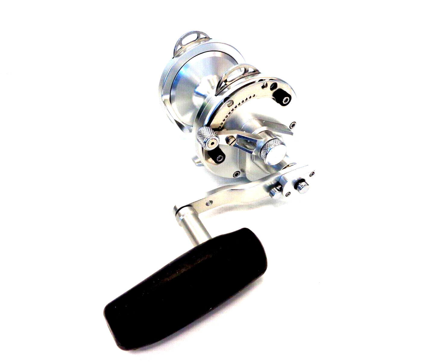 Avet HXW5/2 RAPTOR Two-Speed Lever Drag Reel – LEFT HANDED – SILVER