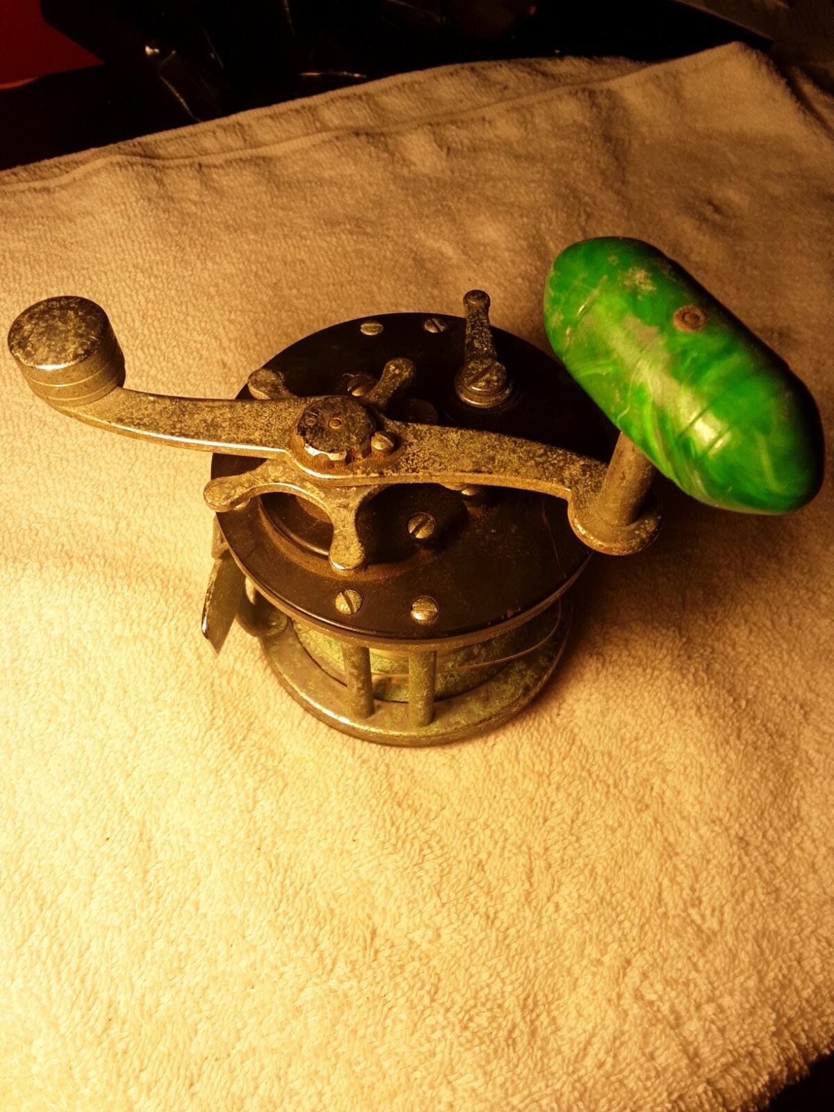 Penn Long Beach 60 fishing reel needs cleaning untested sold as is w/no return