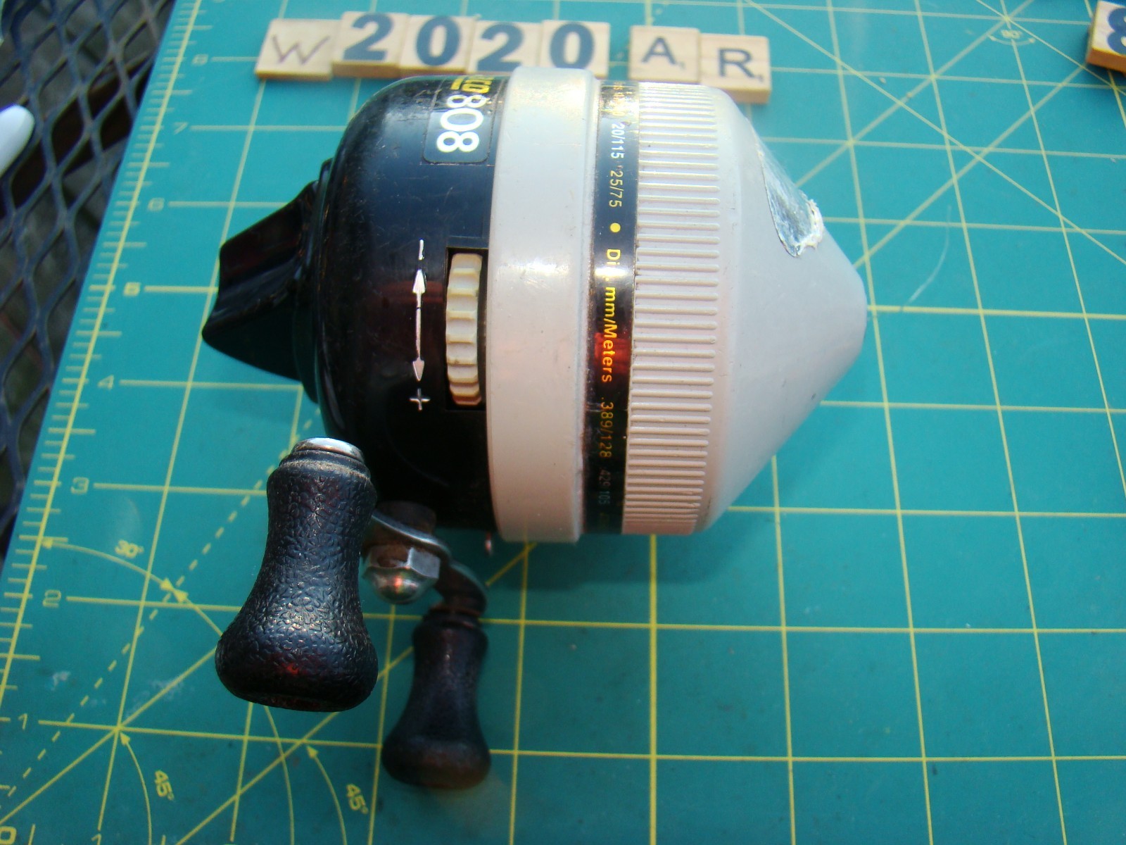 W2020 AR ZEBCO 808 HEAVY DUTY EXCELLENT SPINCAST FISHING REEL