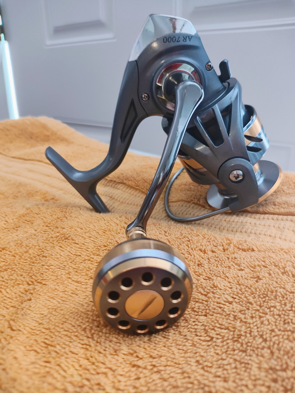 AR 7000 DEUKIO w/CUSTOM HANDLE SPINNER REEL Brand new OCEAN CASTING PRO TESTED