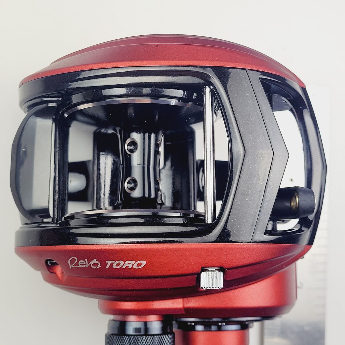 Abu Garcia Revo Toro Rocket 60 Baitcasting Reel Red New in Open Box REVOT3RCKT60
