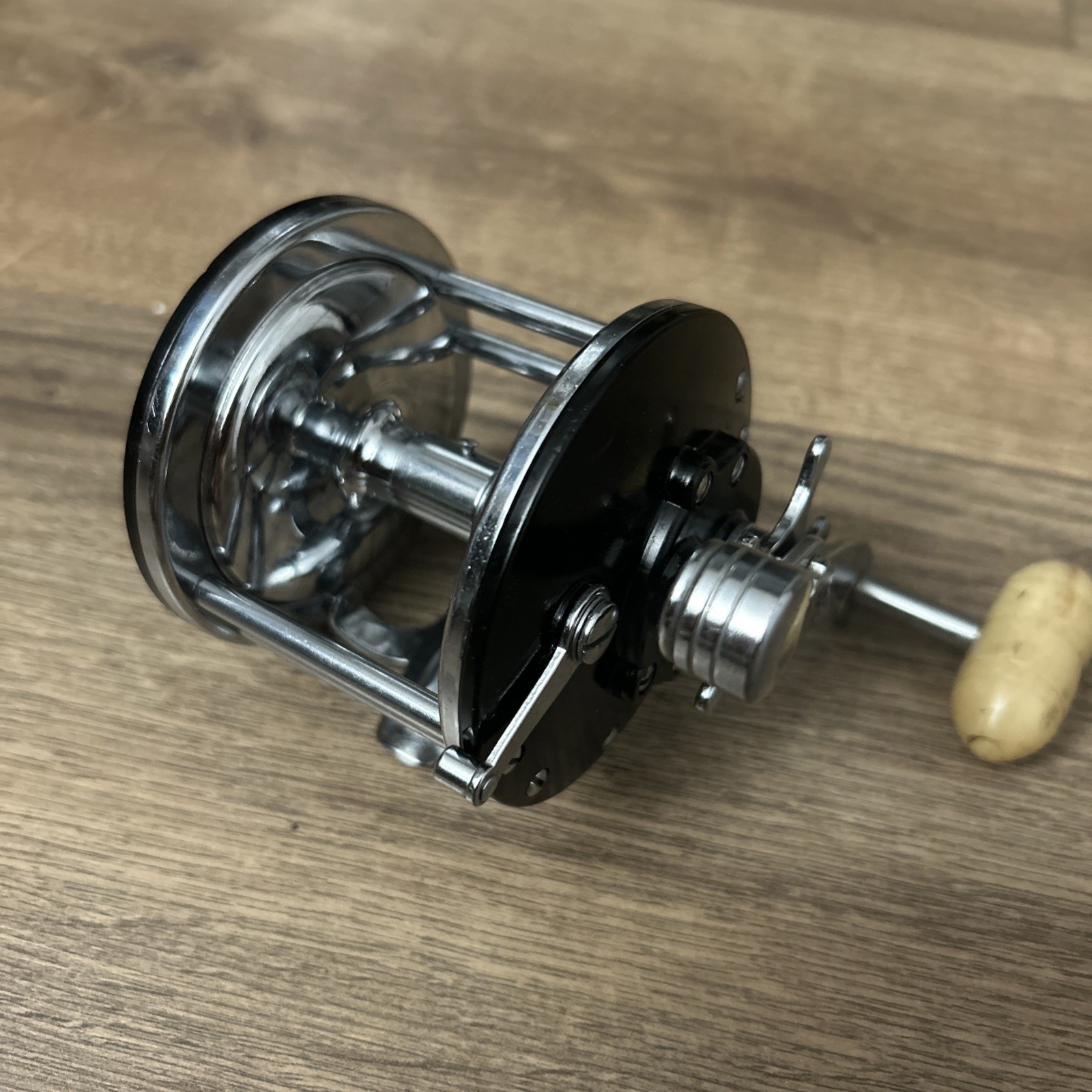 FISHING REEL VINTAGE PENN 65 LONG BEACH STAR DRAG RIGHT HANDED WORKING CLEAN