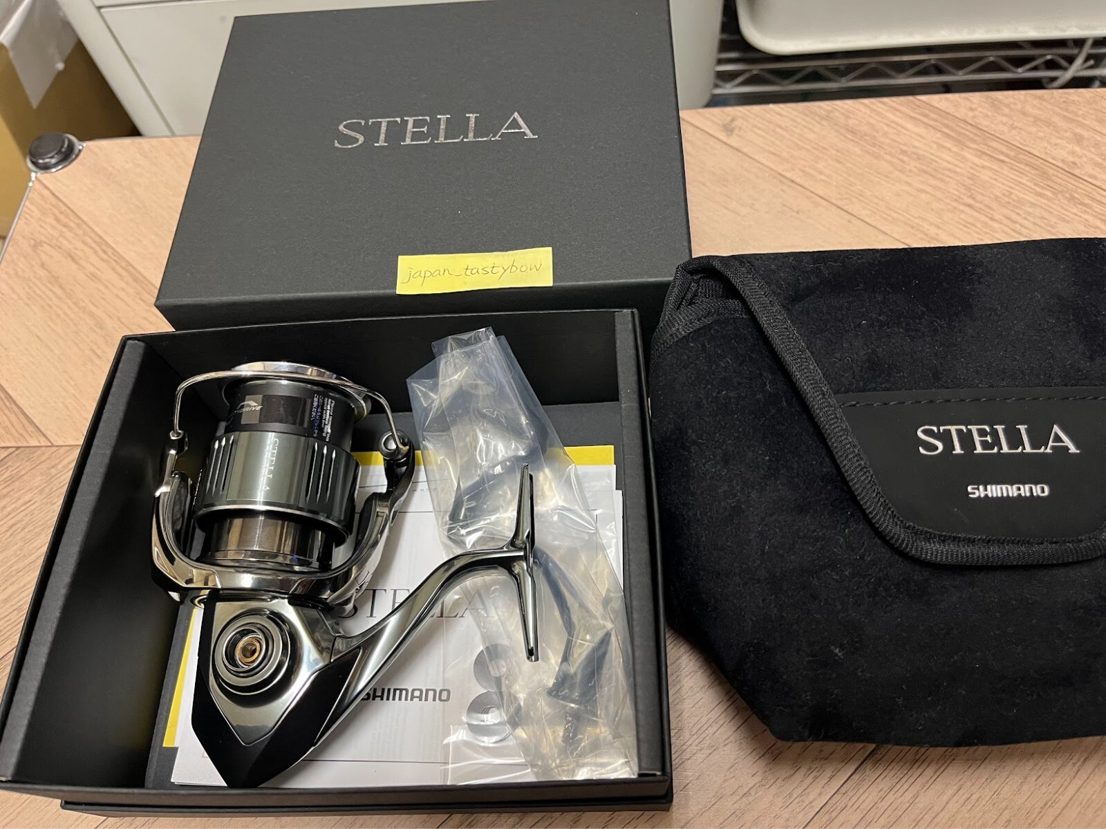 Shimano 22 STELLA 4000MHG Spinning Reel Made in Japan
