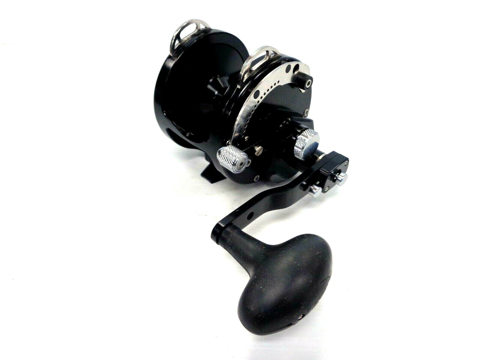 Avet HX5/2 Two-Speed Lever Drag Casting Reel HX 5/2 – Right Handed – BLACK