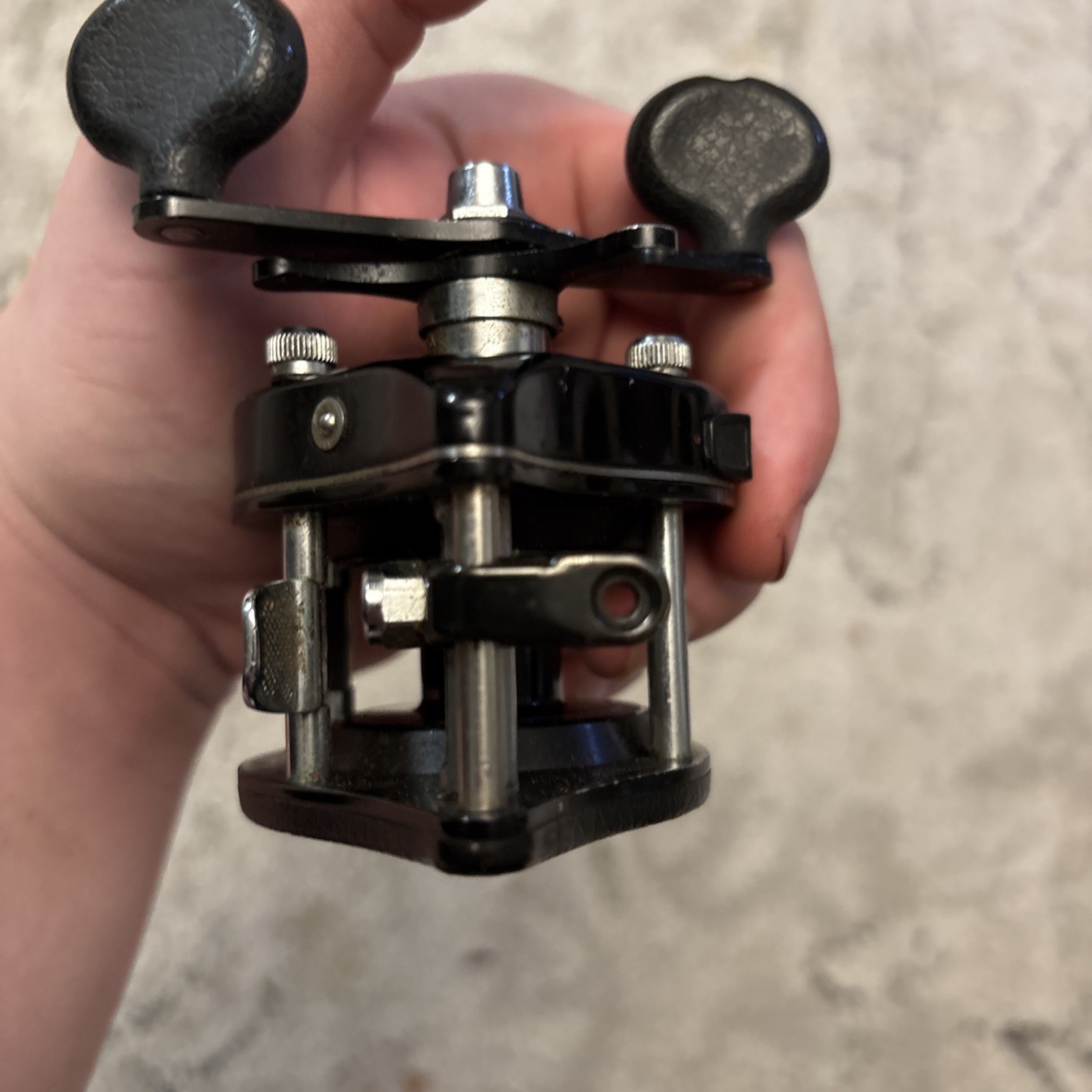 SHIMANO LEW’S SPEED SPOOL BB-1 RIGHT HANDED BAITCASTER – VINTAGE