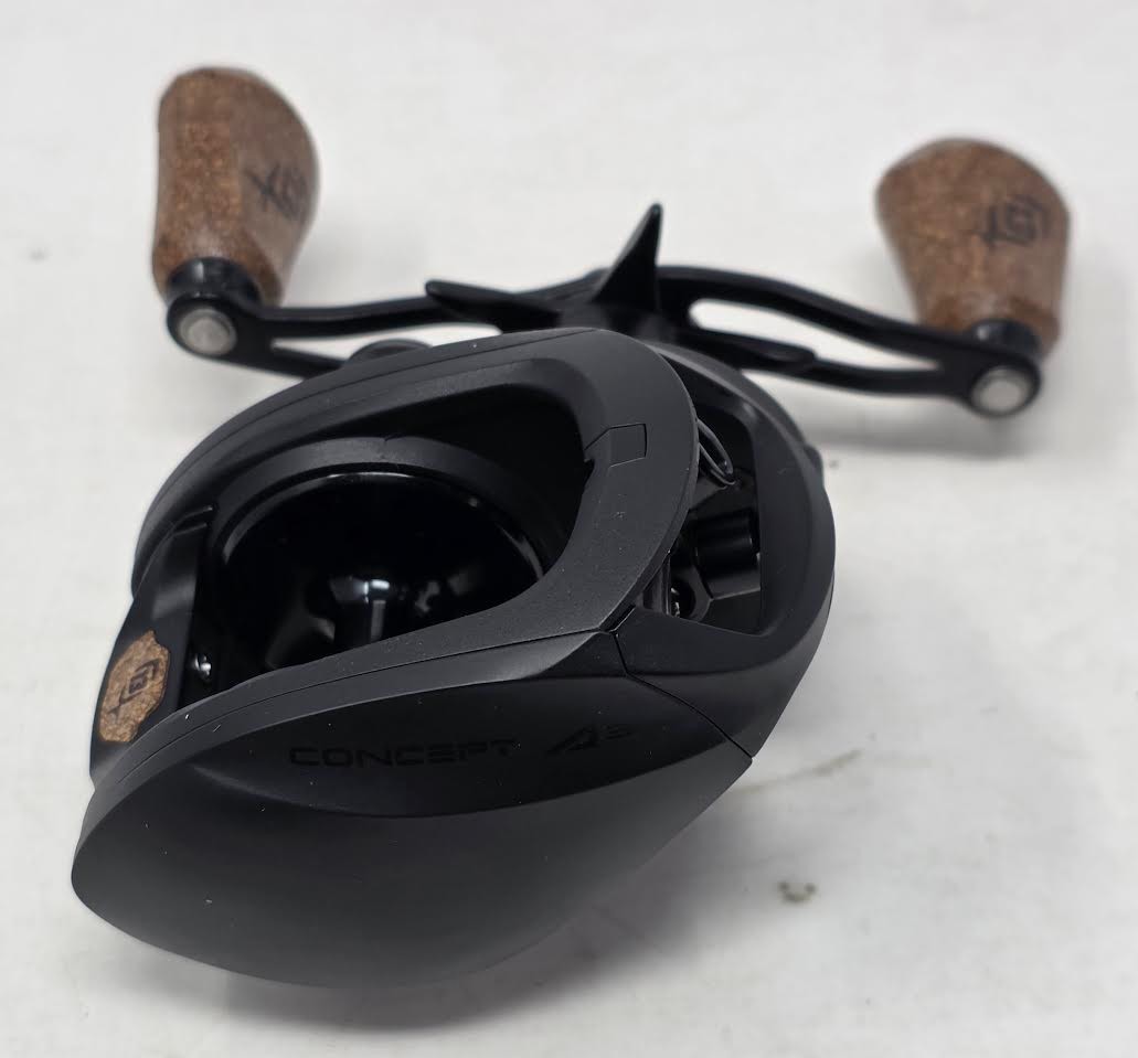 13 FISHING ‚ CONCEPT A3 BAITCAST REEL ‚ CA3-6.3-LH ‚ 6.3:1 – 10.3 OZ ‚