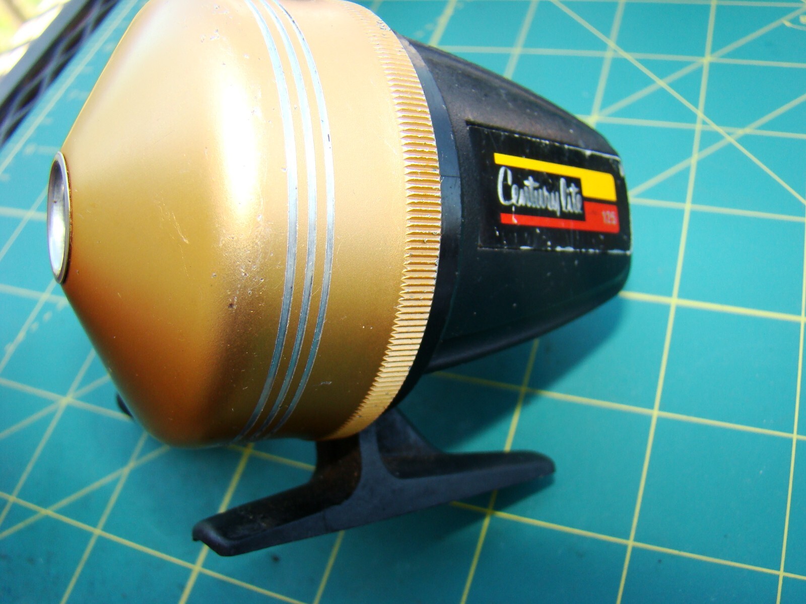 V6274 PR JOHNSON CENTURY LITE 125 SPINCAST FISHING REEL