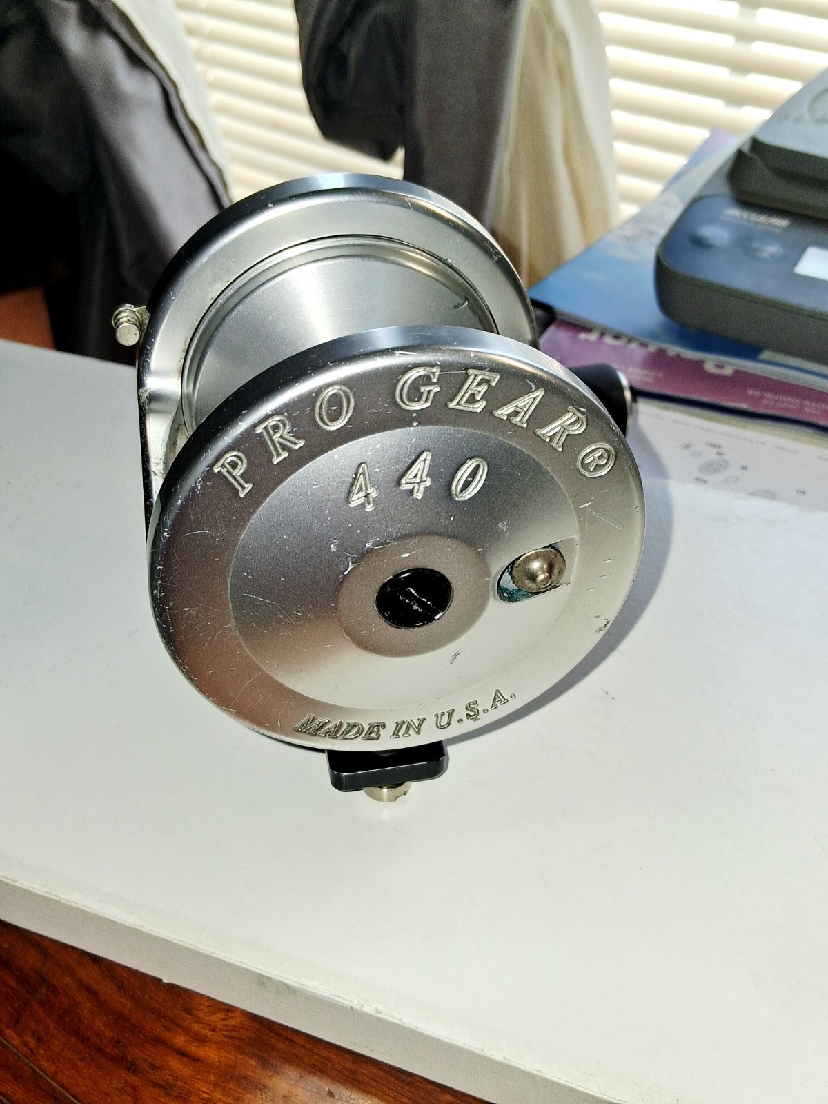 PRO GEAR FISHING REEL 440 ALL SILVER W/OVERSIZED HANDLE. Penn 4/0 Like.