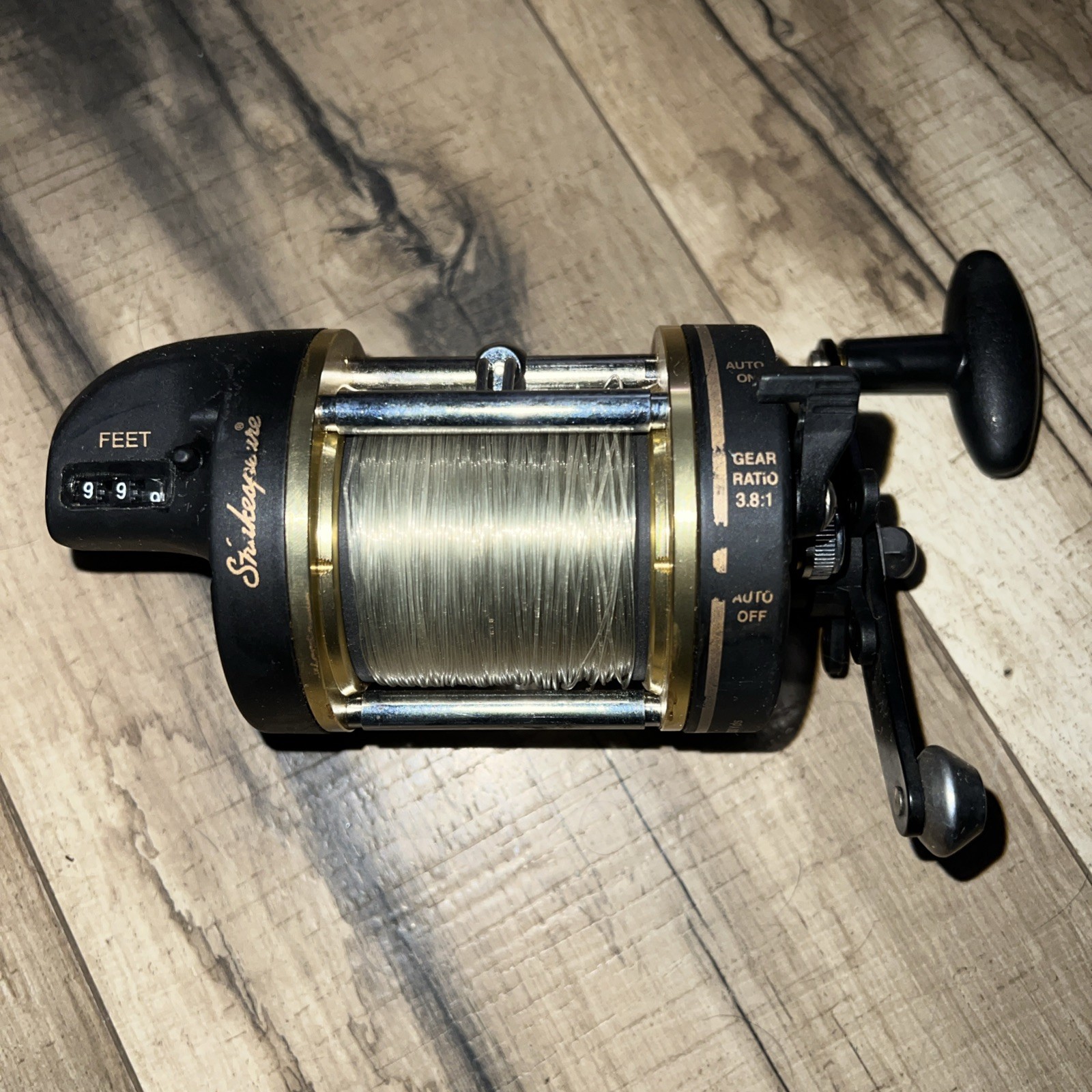 Shakespeare Tidewater 30LCL w/Counter-Fishing Reel