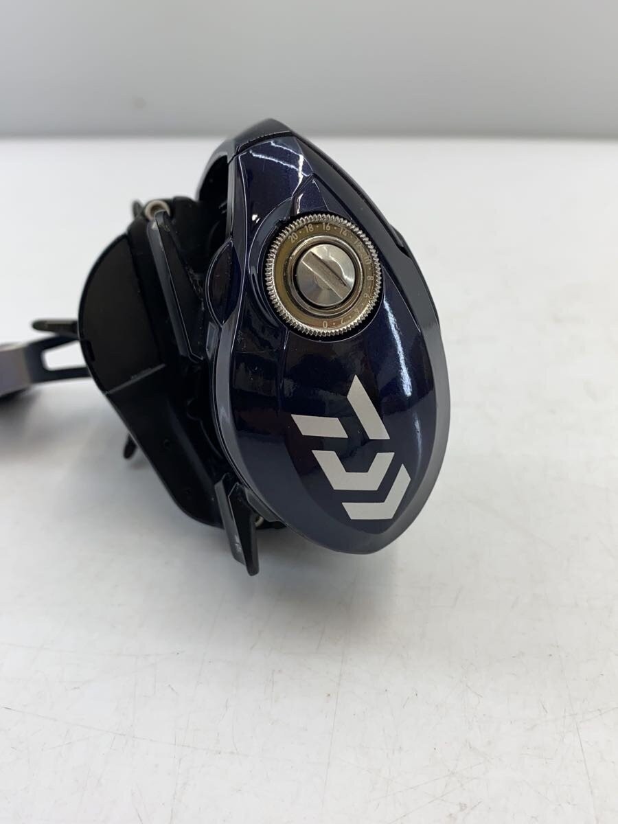 Daiwa Saltist BF TW 8.1R PE Special Right Handle Fishing Reel, 8.1:1 Gear Ratio