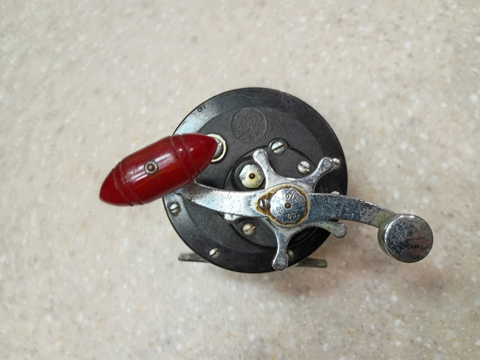 Vintage Penn Delmar No. 285 Bait casting peer Fishing Reel Red Handle