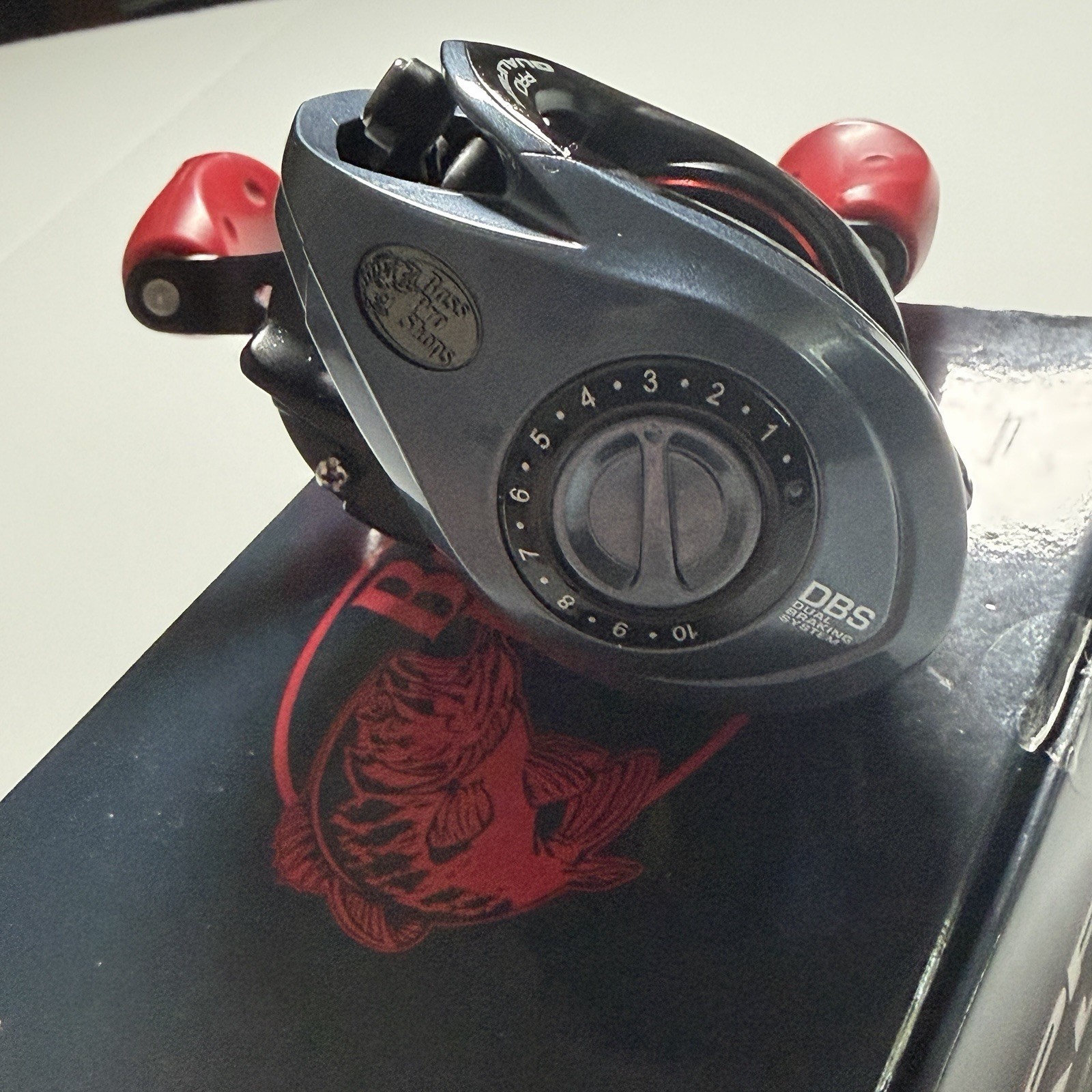 Bass Pro Shops Pro Qualifier PQD10SA Baitcast Reel 5.6:1 Gear Ratio Black