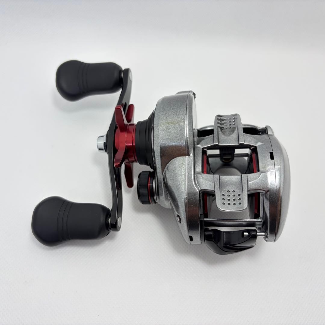 SHIMANO Scorpion MD 300 XG Right Hand Baitcasting Reel Black Excellent Working