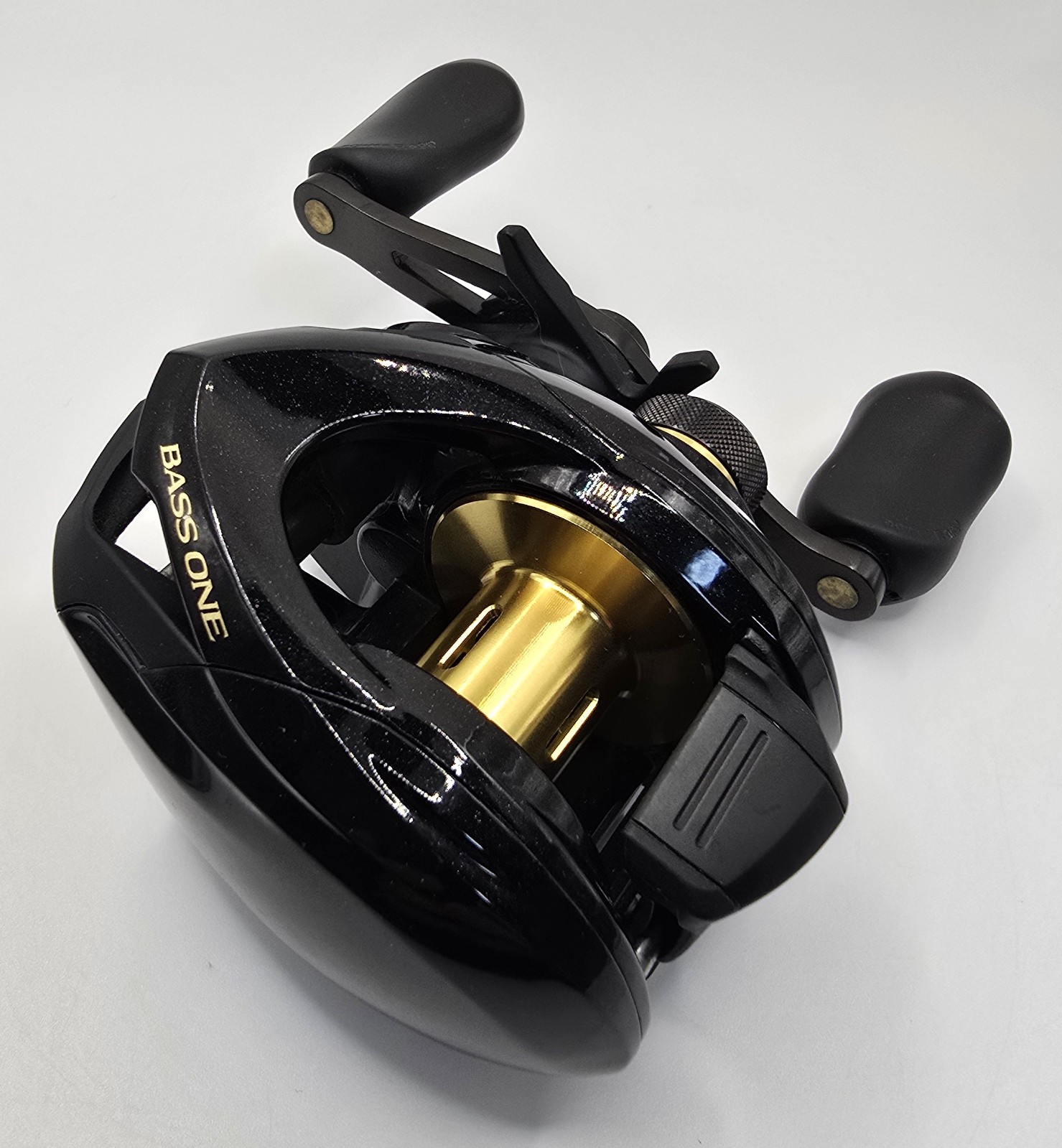 Shimano 17 Bass One XT 150 Right Baitcast Reel JDM Bass Fishing Near Mint