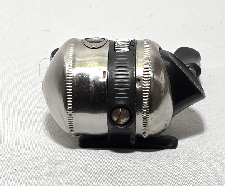 ZEBCO FISHING REEL ZEBCO 33 AUTHENTIC BALL BEARING SYSTEM DRAG WORKS Vintage