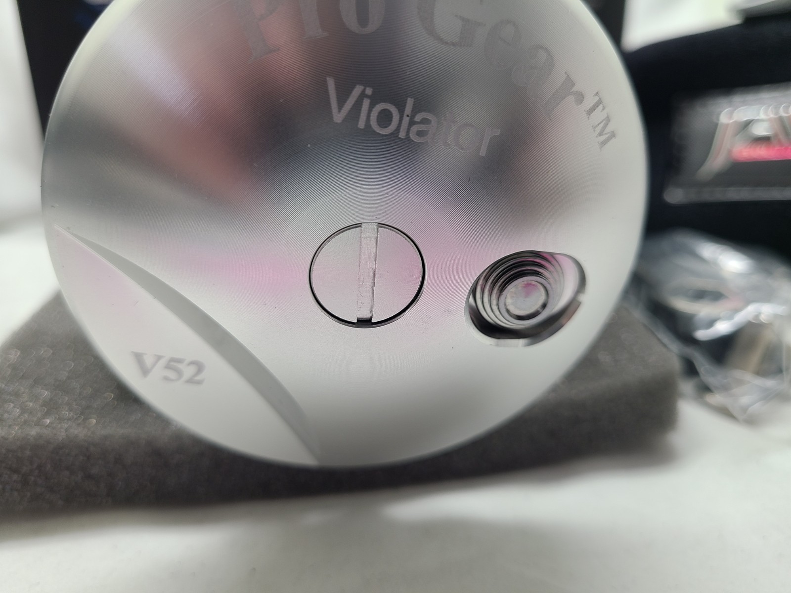 PROGEAR Violator V52 Jigging Live Bait Fishing reel RH Free Ship Jaws Cover SV