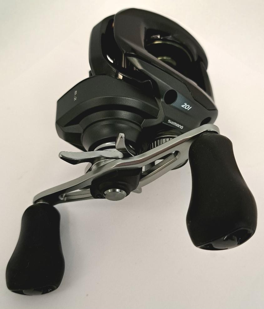 IOB LEFT HANDED SHIMANO CURADO M CASTING REEL201 EXCELLENT CONDITION (P10024717)