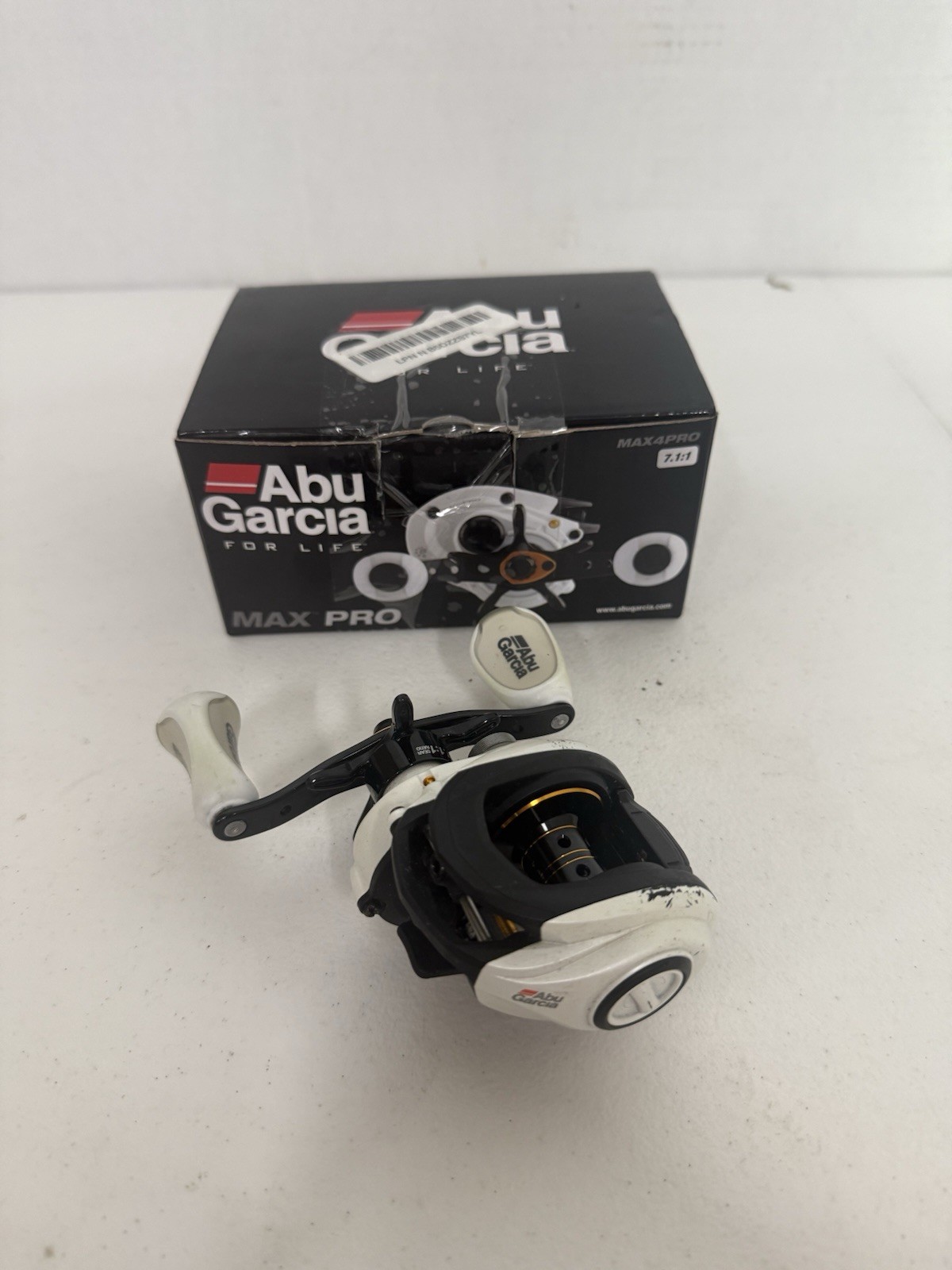 Abu Garcia Max 4 Pro Baitcasting Reel