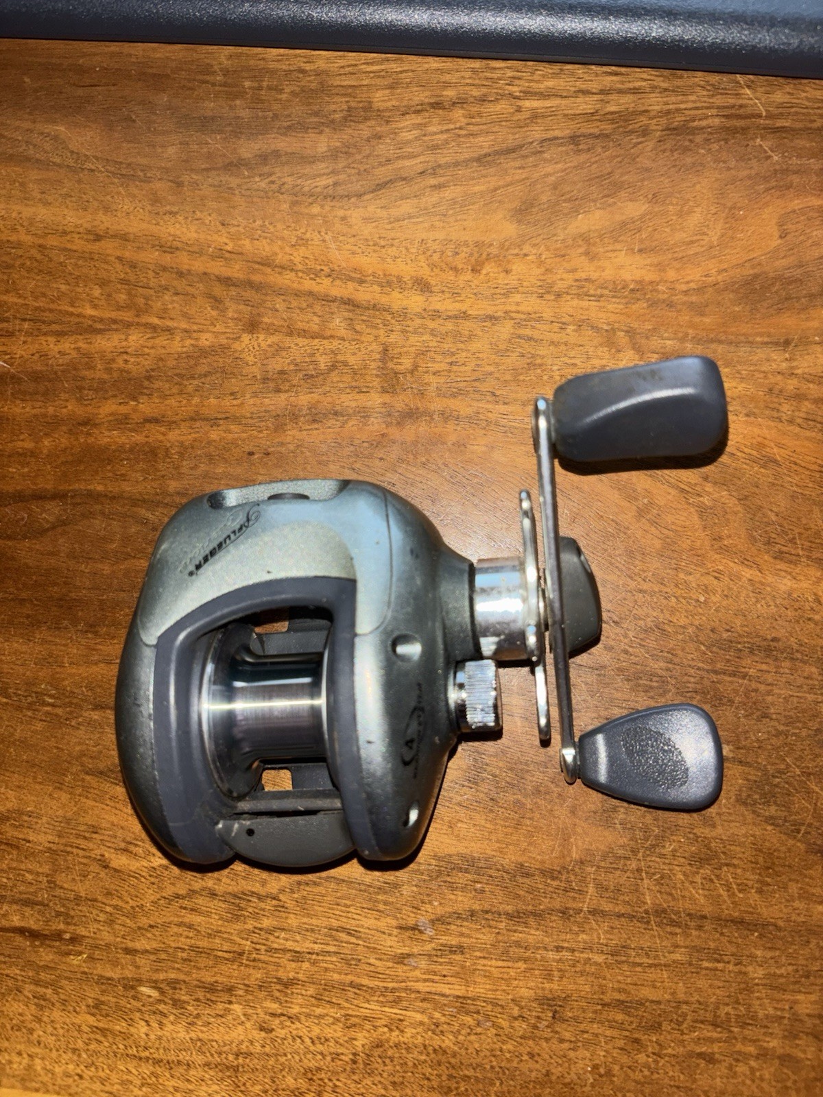 Pflueger Criterion 4 Bearing 6.1:1 Right Handed Bait caster Reel