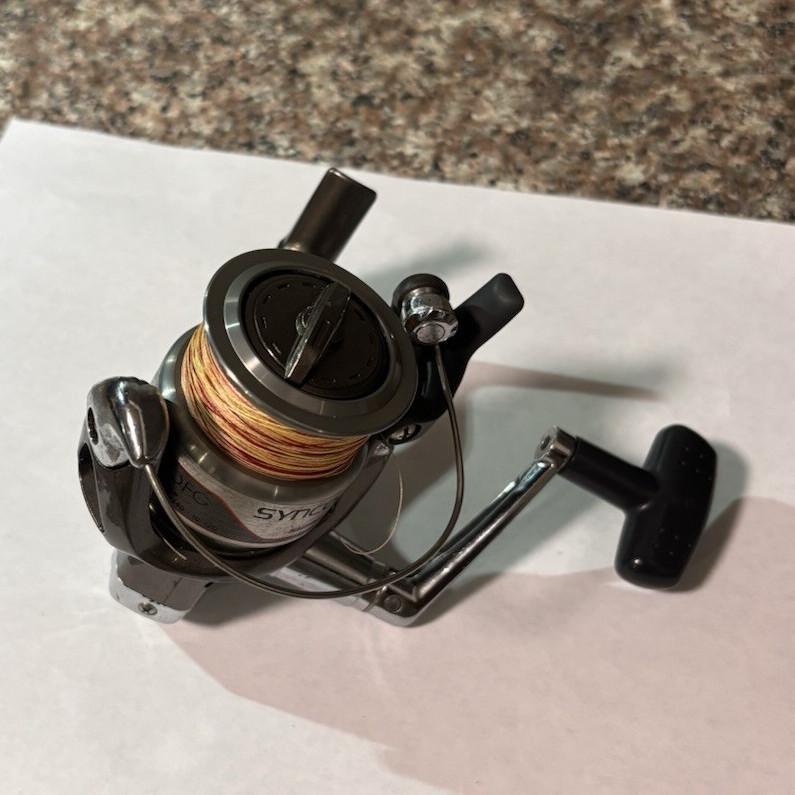 Shimano Syncopate 2500FG Spinning Reel Pre-Spooled 4.3:1 Front Drag Silver/Black