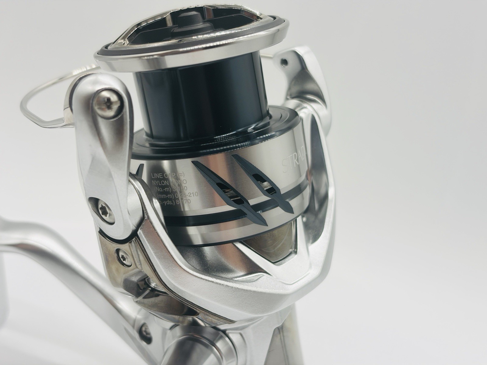 Mint Shimano 23 Stradic C3000XG 6.4:1 Versatile Spinning Reel JDM Box #546