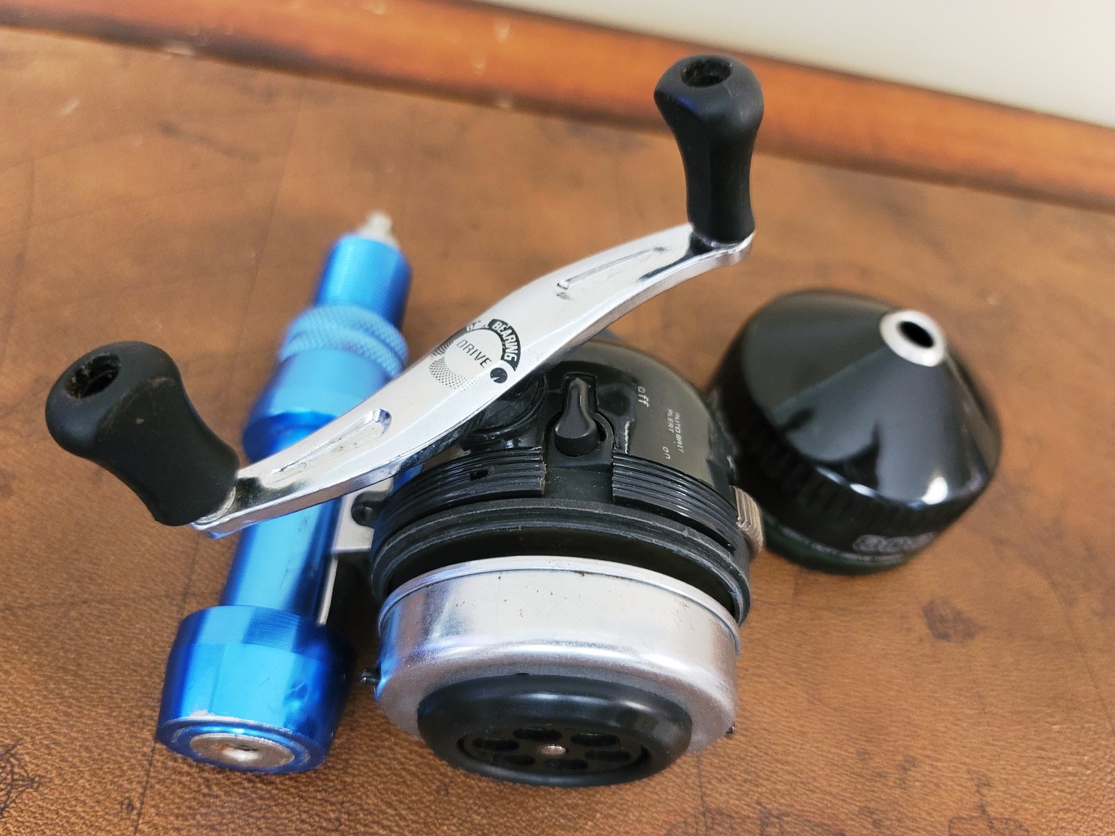 ZEBCO 808 Bowfisher Fishing Reel & Reel Stabilizer Fits Bear Bows & Similar
