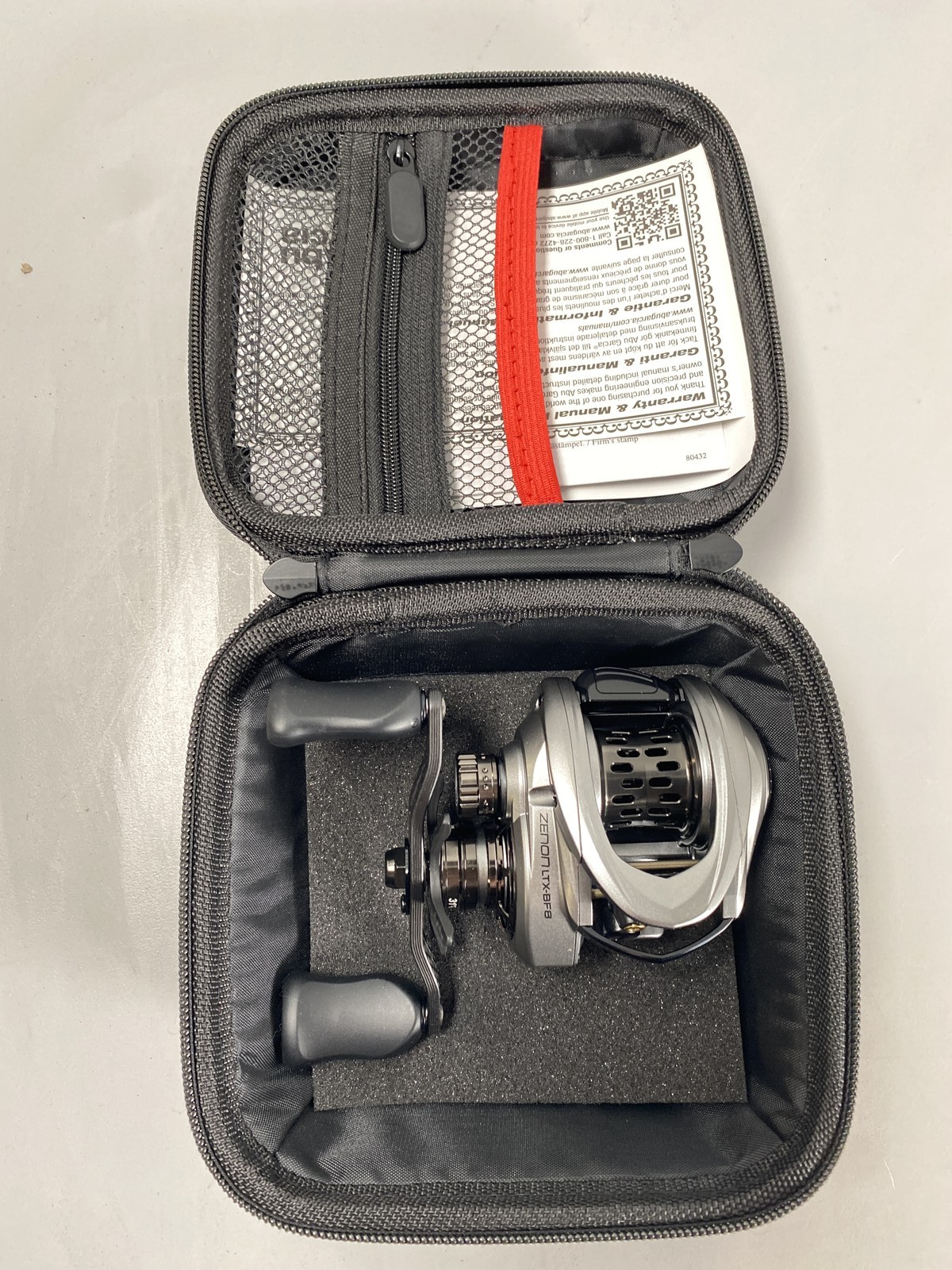 Abu Garcia Zenon LTX BF8 Low Profile Reel-Box LP- 10-8.3:1 Right Hand – Gray