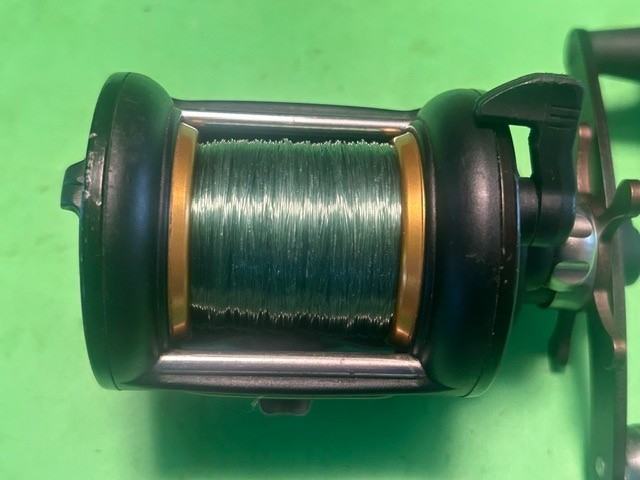 PENN 525 MAG MAGNETIC CAST CONTROL CONVENTIONAL FISHING REEL GREAT FREE SPOOL