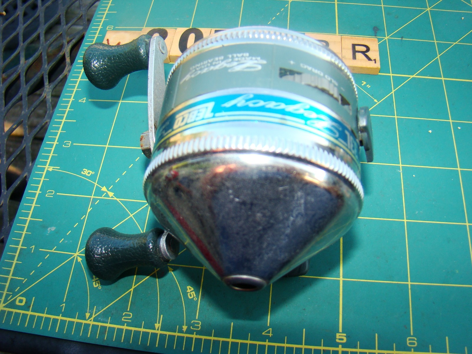 W2059 PR ZEBCO 33 LEGACY 33 L SPINCAST MADE IN USA FISHING REEL