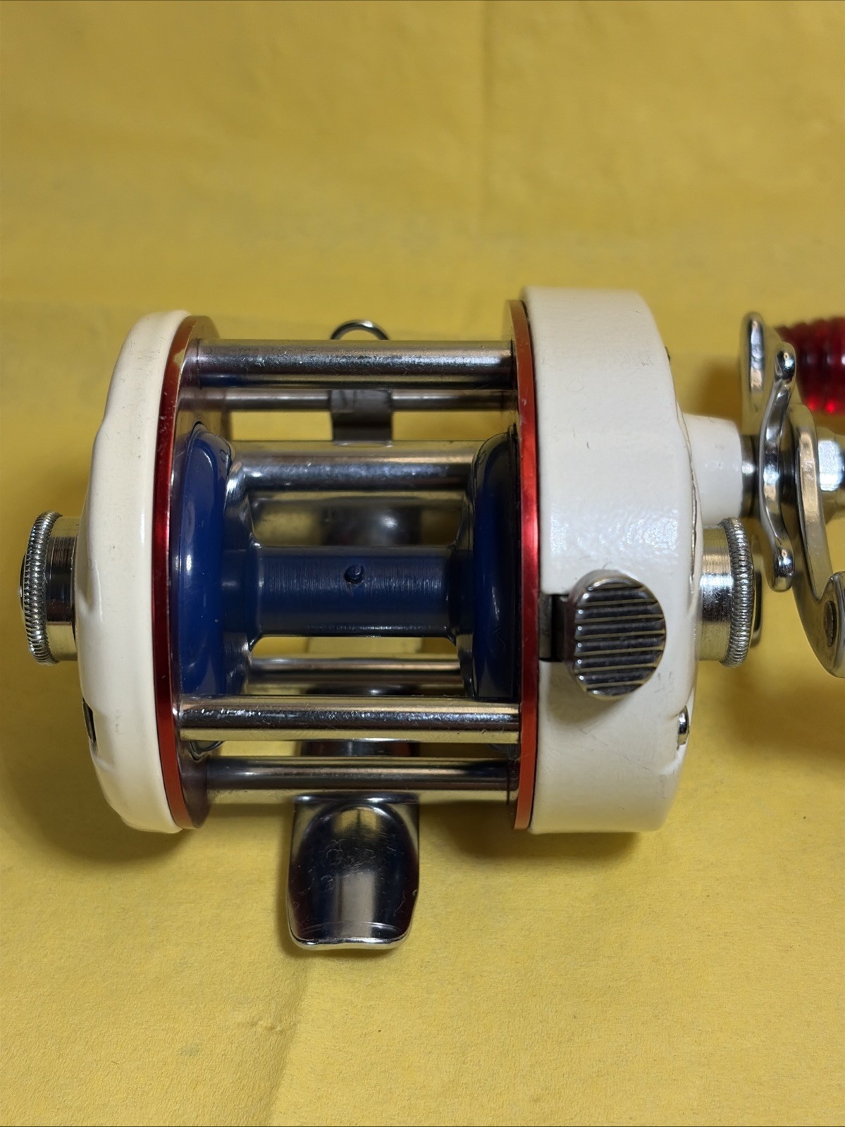 Shakespeare Bicentennial 1976 Baitcaster w/ All Metal Decals USA Made Very Nice!