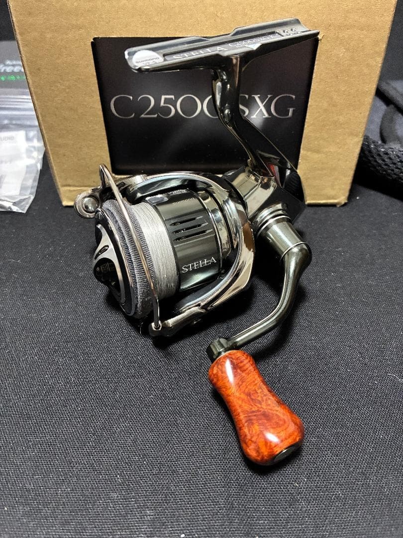 Shimano 22 Stella C2500SXG Complete Set PE Line & Pouch Mint Condition Japan