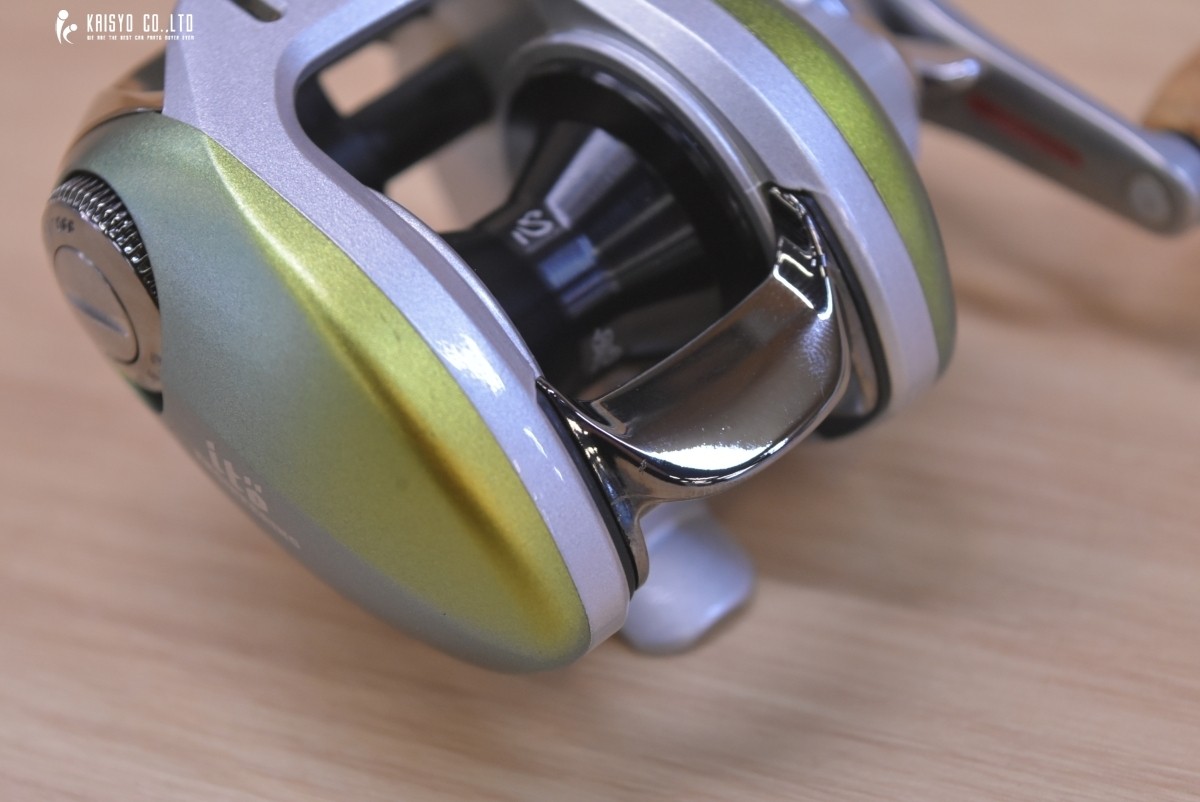 DAIWA × Megabass TD-ito 103M Right-Handed Baitcasting Reel Fishing 3291