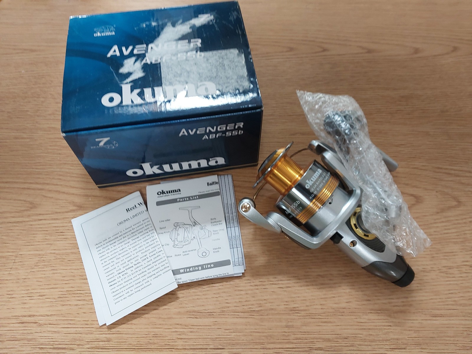 *NEW* Okuma Avenger ABF55b -Saltwater- 7 Bearing – Baitfeeder Spinning Reel