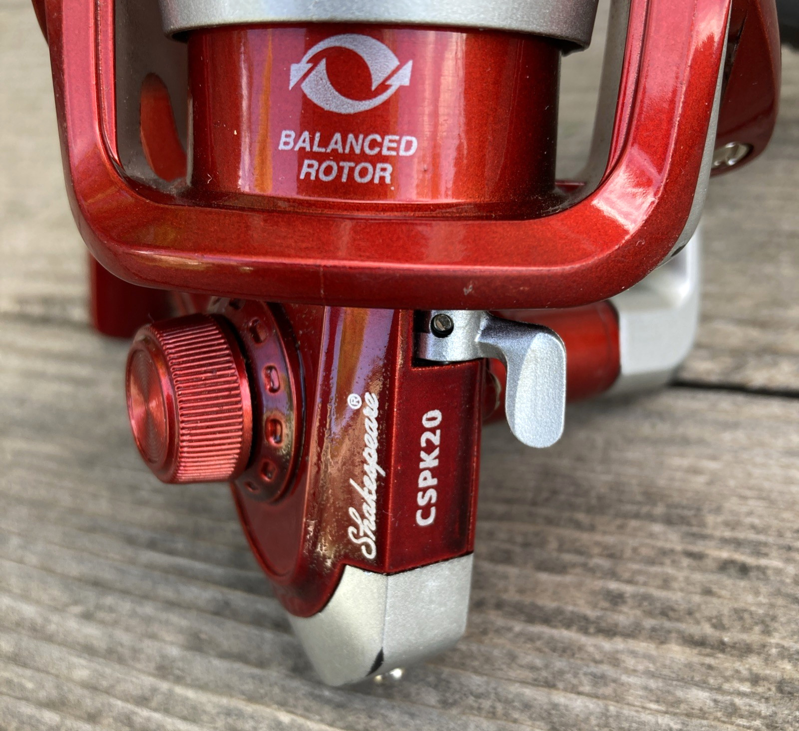 Fishing Reel Spinning RED Shakespeare CSPK20 Balanced Rotor Gear Ratio 5.5:1.