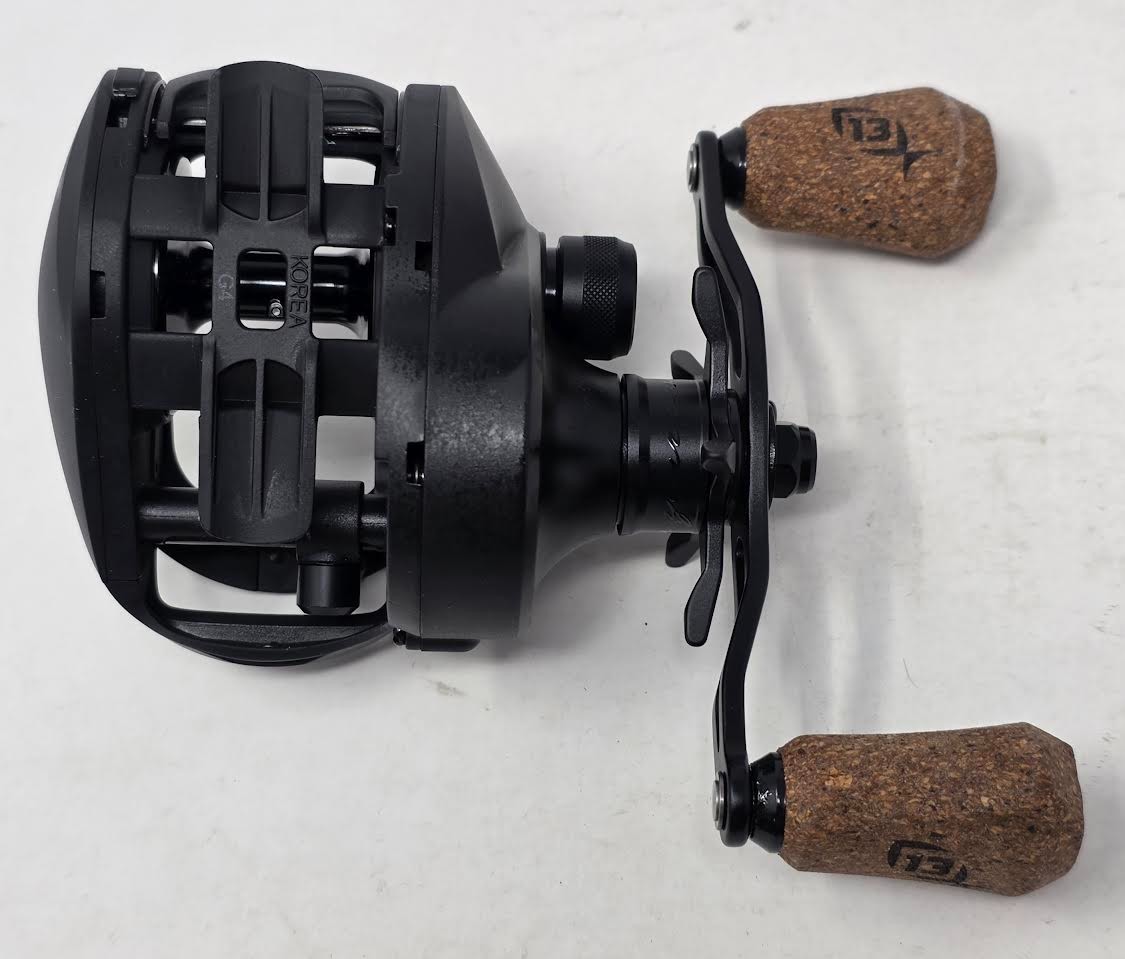 13 FISHING ‚ CONCEPT A3 BAITCAST REEL ‚ CA3-8.1-RH ‚ 8.1:1 – 10.3 OZ ‚