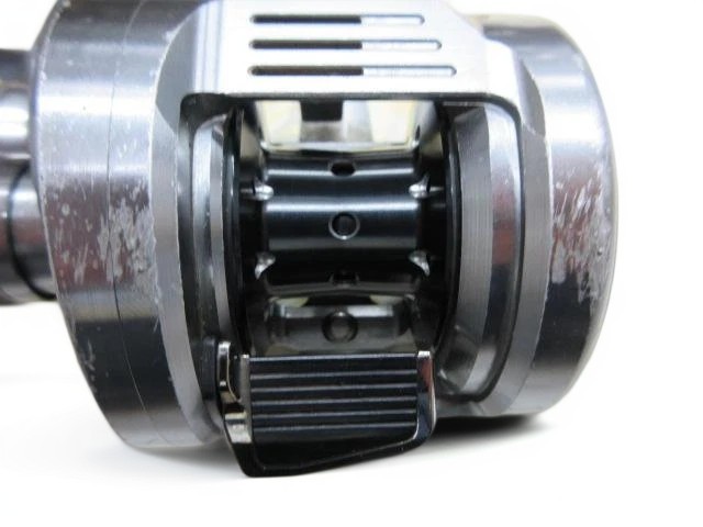 Shimano 20 Calcutta Conquest DC 201HG Baitcasting Reel Japan