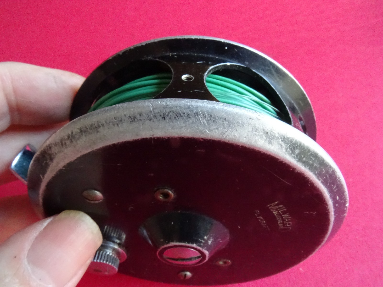 A VINTAGE 3 3/4″ MILWARDS FLYCRAFT TROUT/SEA TROUT FLY FISHING REEL