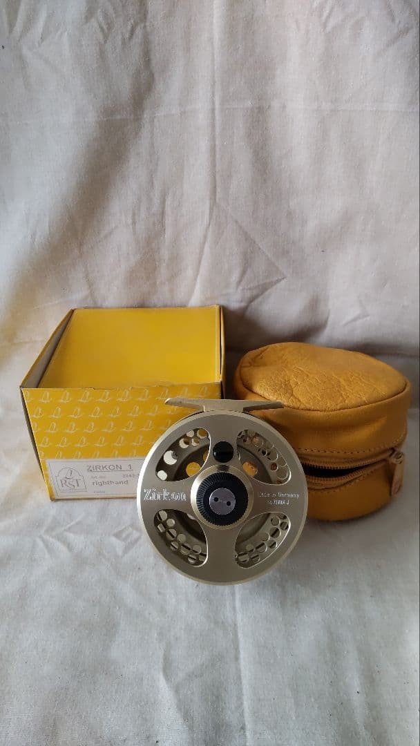 RST ZIRKON 1 Gold Fly Fishing Reel 5/6/7 WT Right Hand Vintage Germany Case
