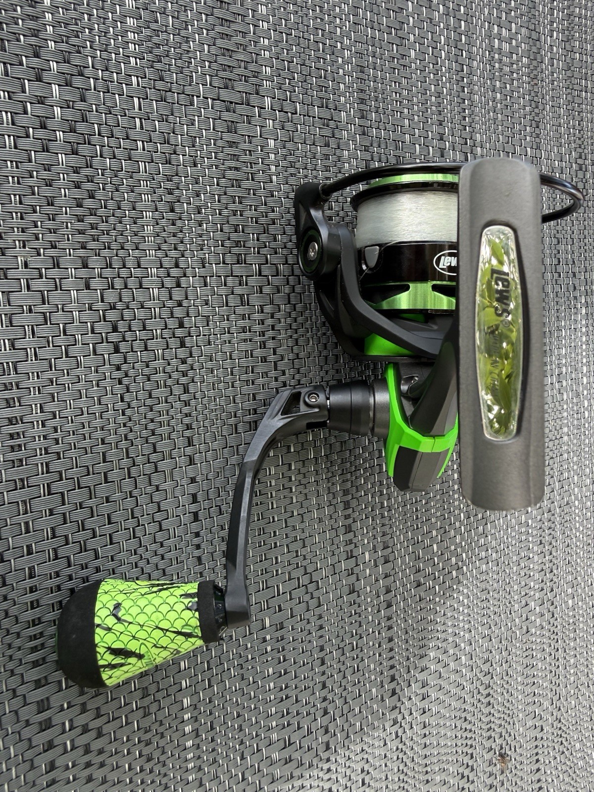 Lews Mach 2 Speed Spin Reel 6.2:1 MH2200A