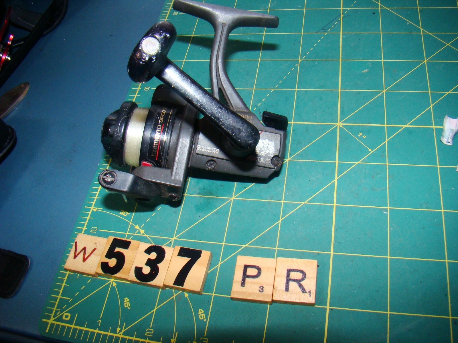 W0537 PR SHIMANO AXULS ULTRA LIGHT SPINNING FISHING REEL