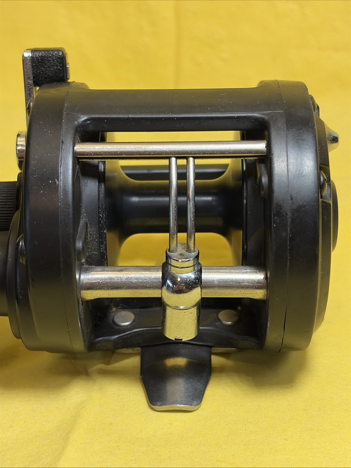 Shimano Triton TR 100GT Catfish Fishing Reel Fresh Service Carbontex Drag Nice
